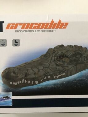 Crocodile Radio-Controlled Speedboat - Dark Green